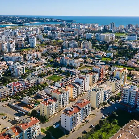 Apartment Bright 2bdr W/ Balcony By Lovelystay Portimao
