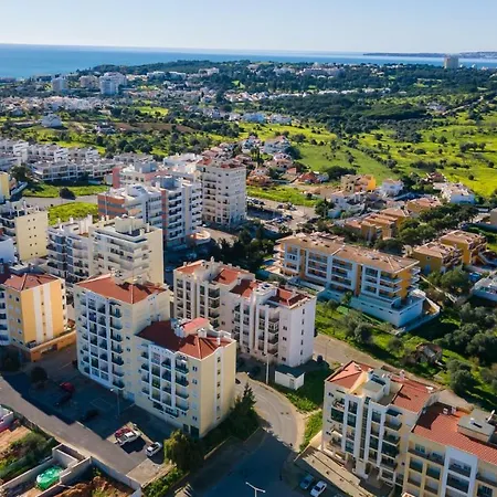 Bright 2bdr W/ Balcony By Lovelystay Portimao