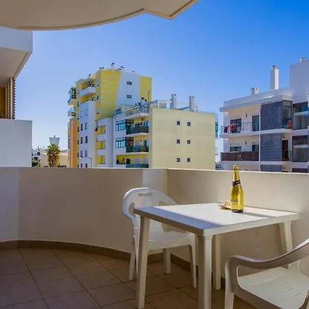 Bright 2bdr W/ Balcony By Lovelystay Portimao